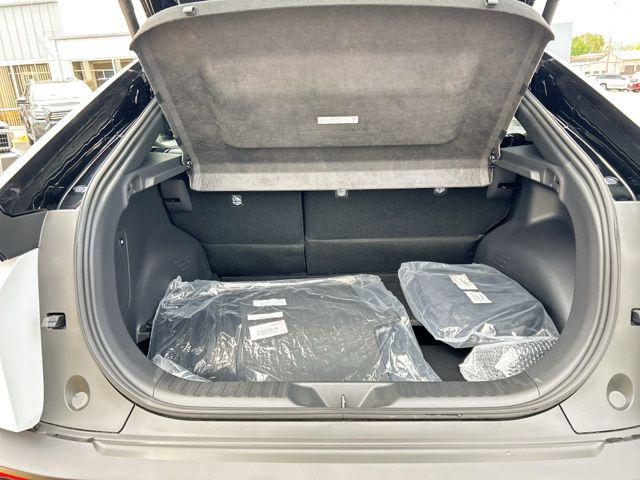 صورة مصغرة 12 لـ 2026 Toyota C-HR XSE