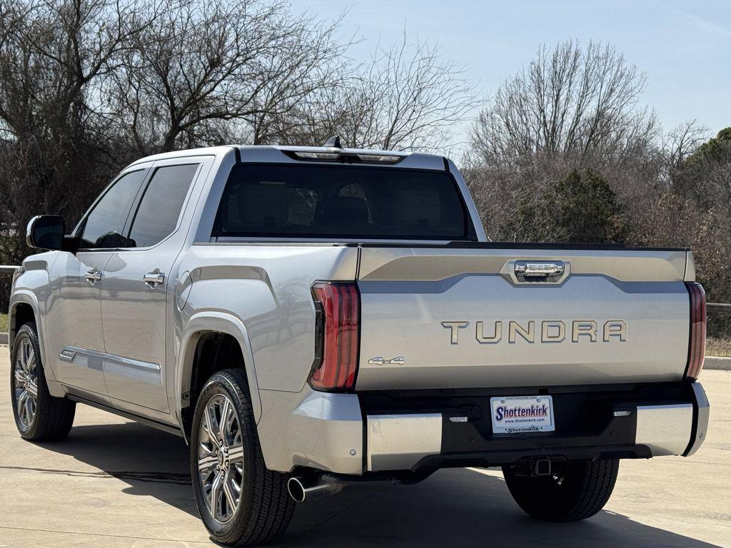 TOYOTA TUNDRA - 4