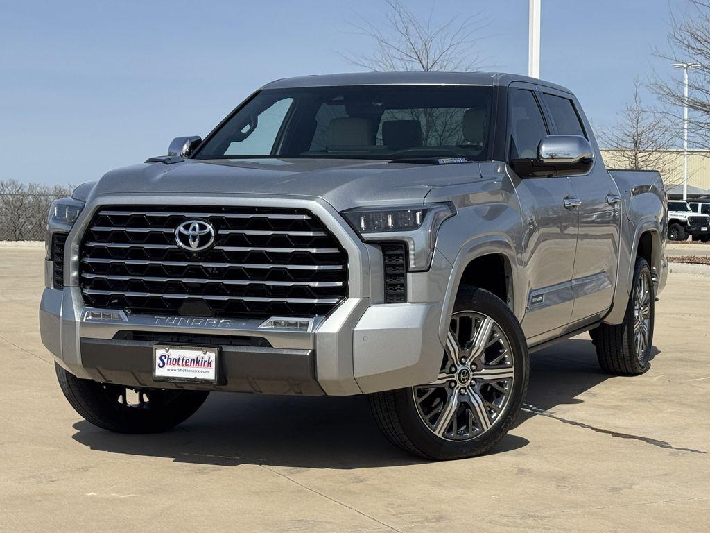TOYOTA TUNDRA - 2