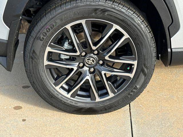 TOYOTA COROLLA CROSS - 9