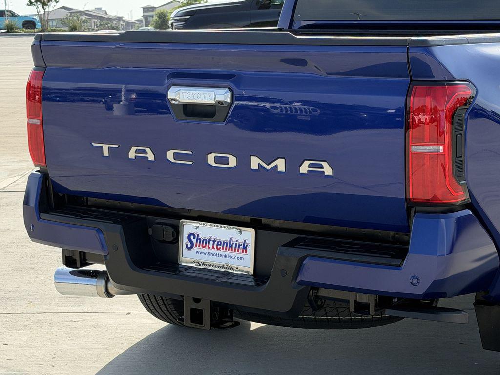 2025 Toyota TACOMA LIMITED — фото 6
