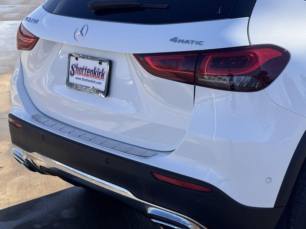 MERCEDES-BENZ GLA-CLASS - 6