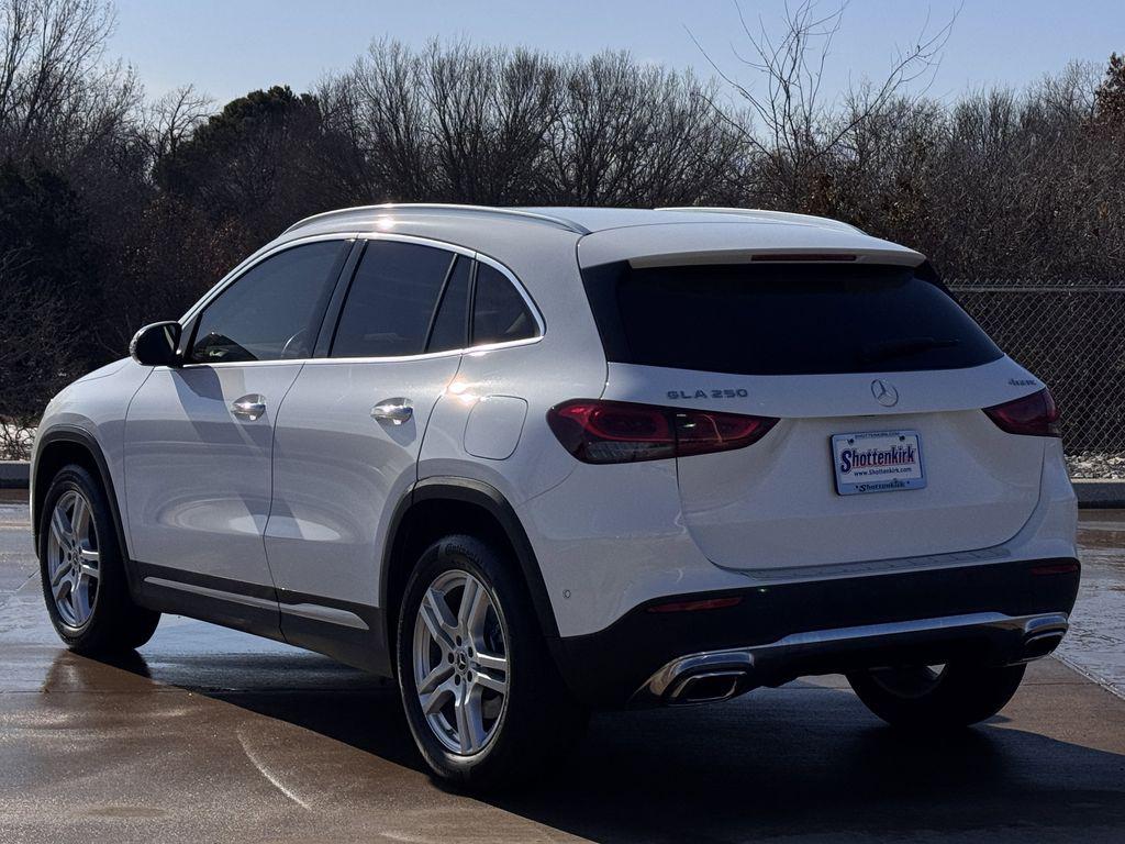 MERCEDES-BENZ GLA-CLASS - 4