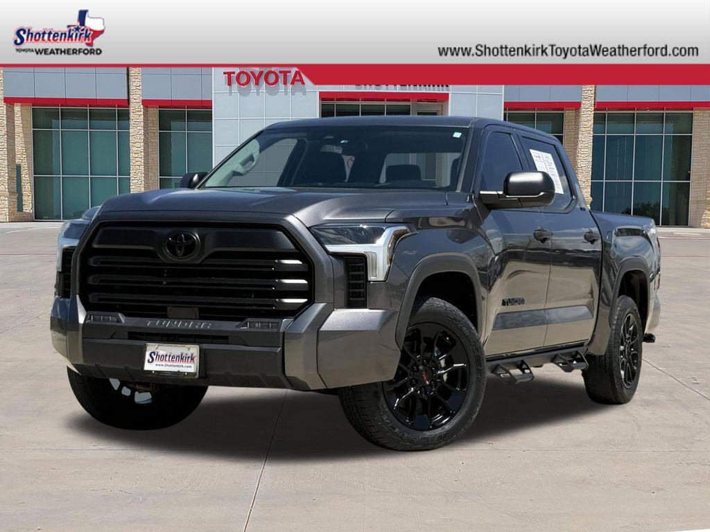 TOYOTA TUNDRA - 1