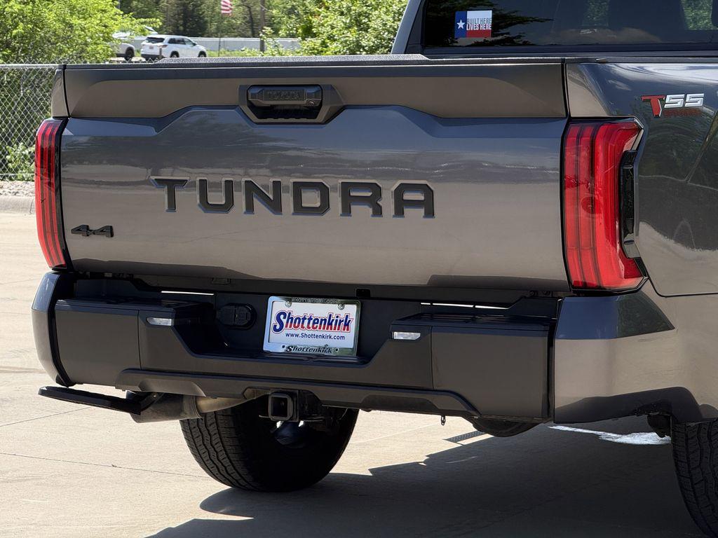 TOYOTA TUNDRA - 6