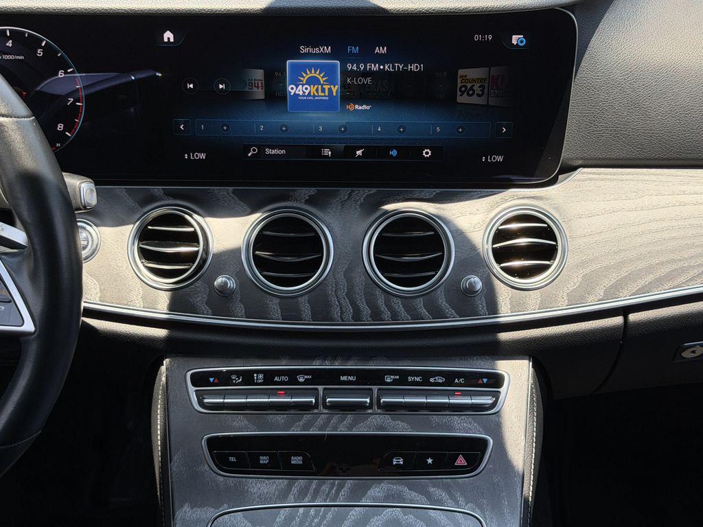 صورة مصغرة 17 لـ 2021 Mercedes-BENZ E-CLASS