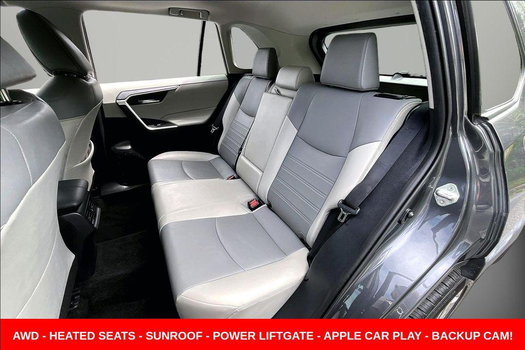 صورة 21 لـ 2020 Toyota RAV4 XLE PREMIUM