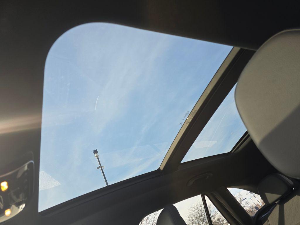 MERCEDES-BENZ GLC - 3