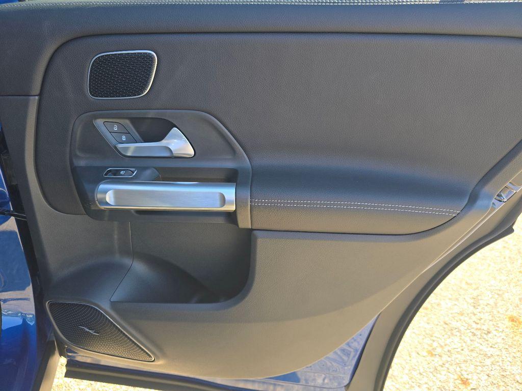 2026 Mercedes-BENZ GLB 缩略图 23