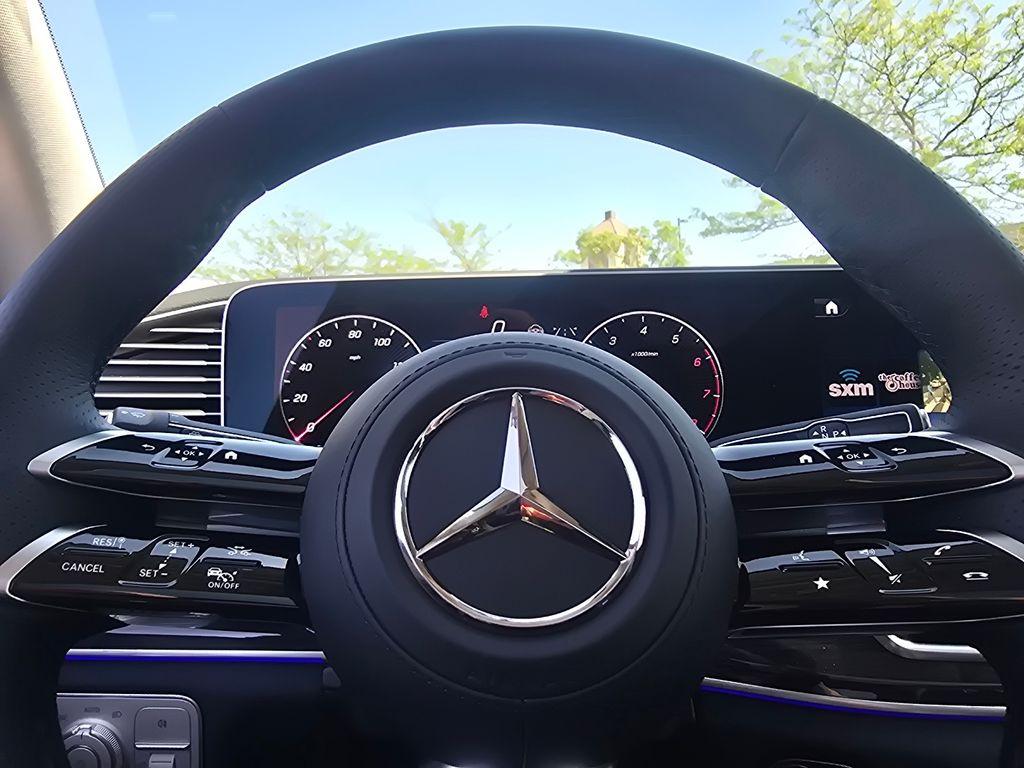 2026 Mercedes-BENZ GLS — миниатюра 30