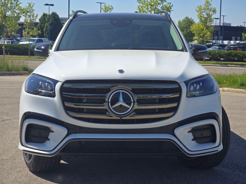 2026 Mercedes-BENZ GLS — миниатюра 11