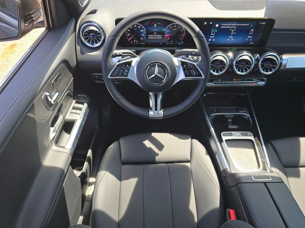 2026 Mercedes-BENZ GLB — миниатюра 24
