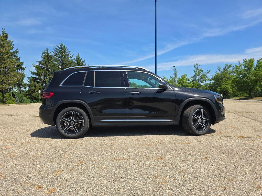 2026 Mercedes-BENZ GLB — миниатюра 16