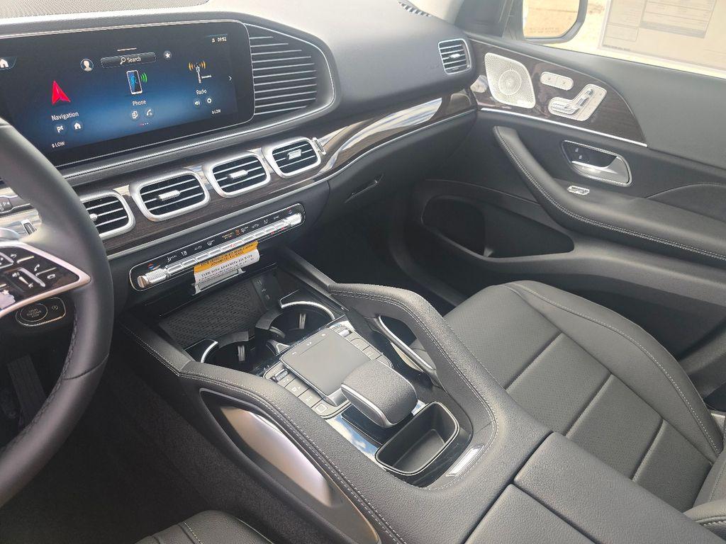 2026 Mercedes-BENZ GLE — миниатюра 32