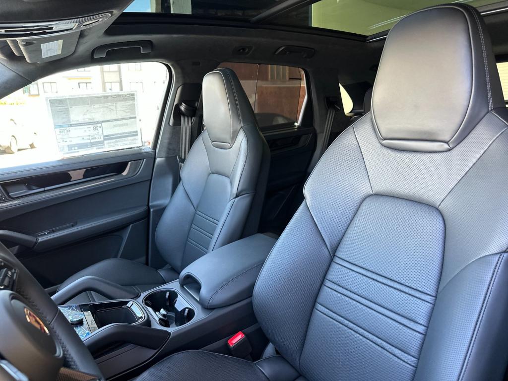 2026 Porsche CAYENNE GTS — миниатюра 5