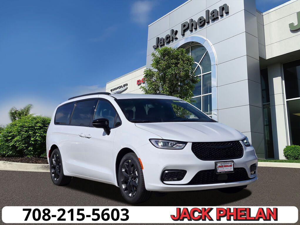 New 2026 Chrysler Pacifica L