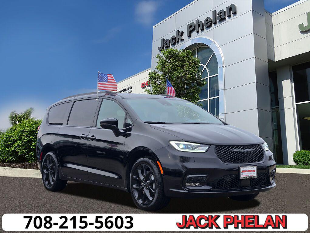 New 2026 Chrysler Pacifica L