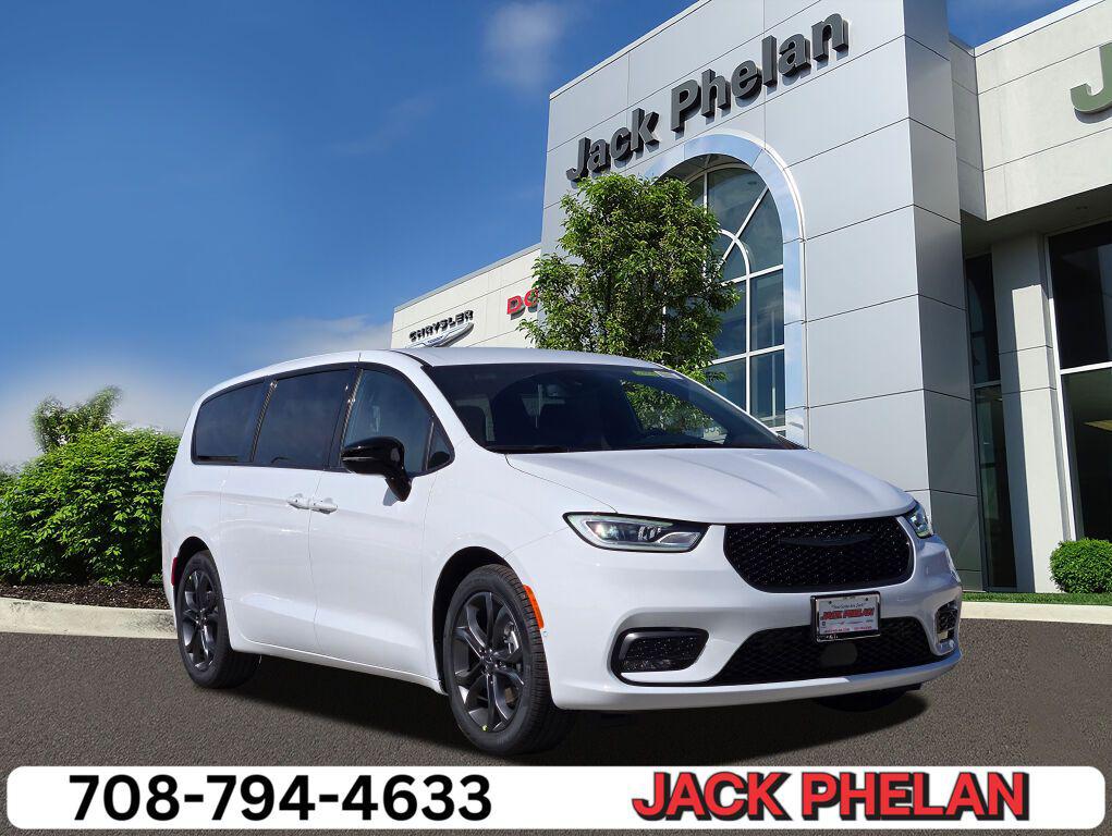 New 2026 Chrysler Pacifica L