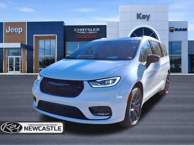 New 2026 Chrysler Pacifica Limited
