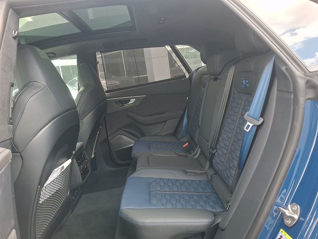 صورة 6 لـ 2026 AUDI RS Q8 4.0T