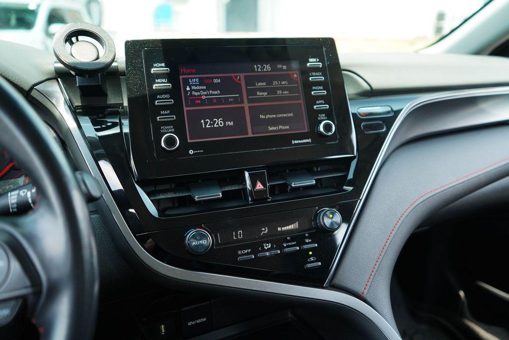 صورة 8 لـ 2022 Toyota CAMRY TRD
