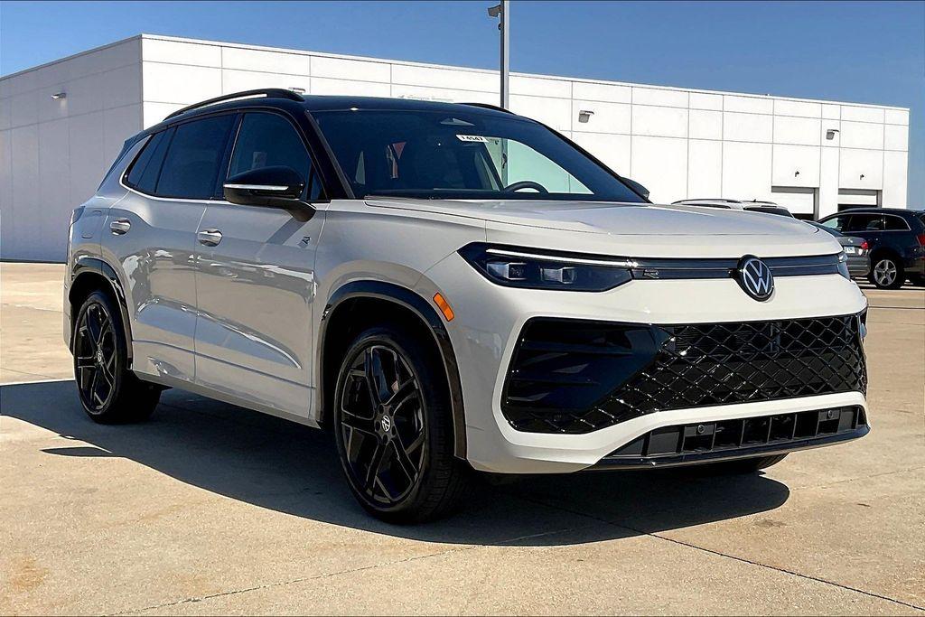 New 2026 Volkswagen Tiguan 2.0T SE R-Line Black