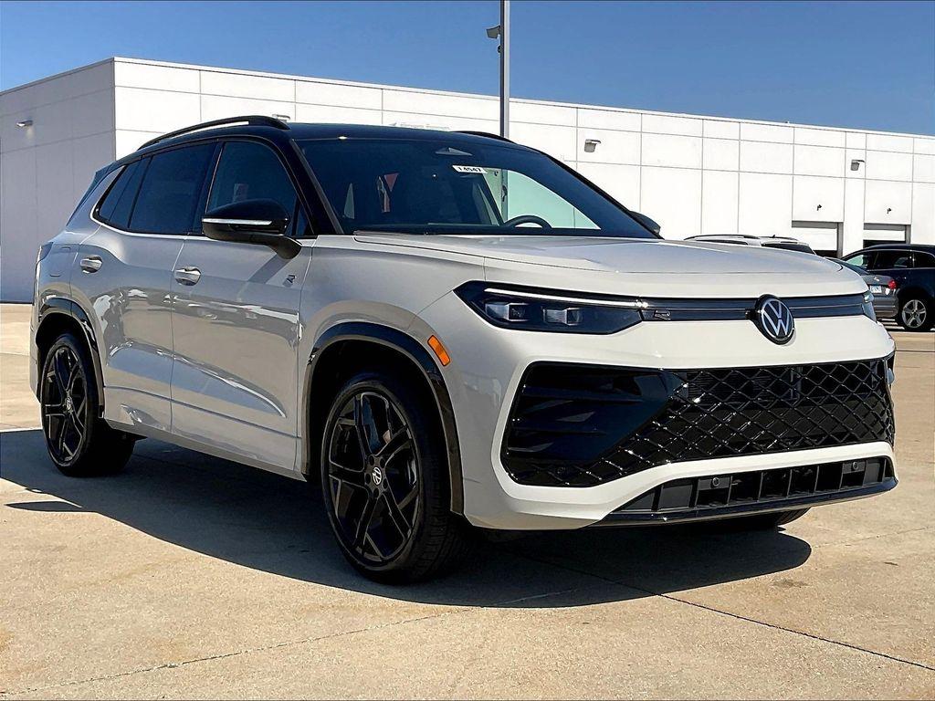 New 2026 Volkswagen Tiguan 2.0T SE R-Line Black