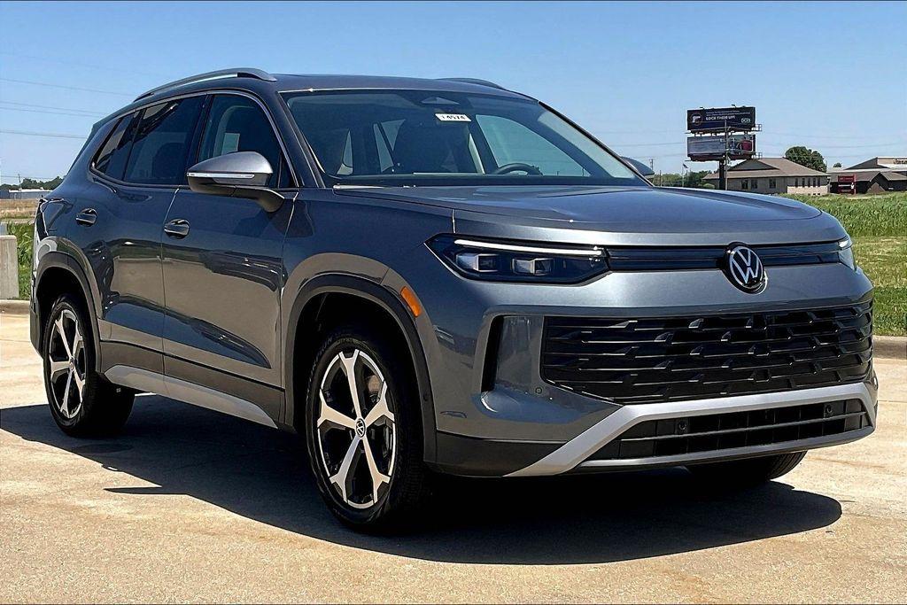 New 2026 Volkswagen Tiguan 2.0T SE