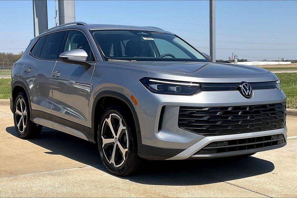 New 2026 Volkswagen Tiguan 2.0T SE