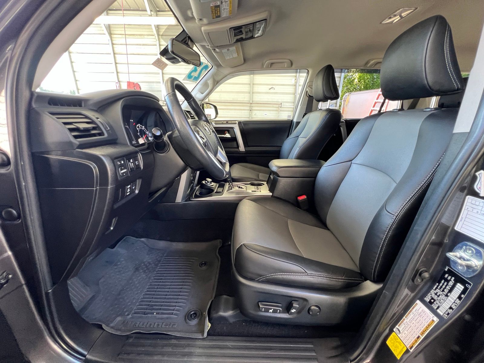 2023 Toyota 4RUNNER SR5 PREMIUM — миниатюра 12