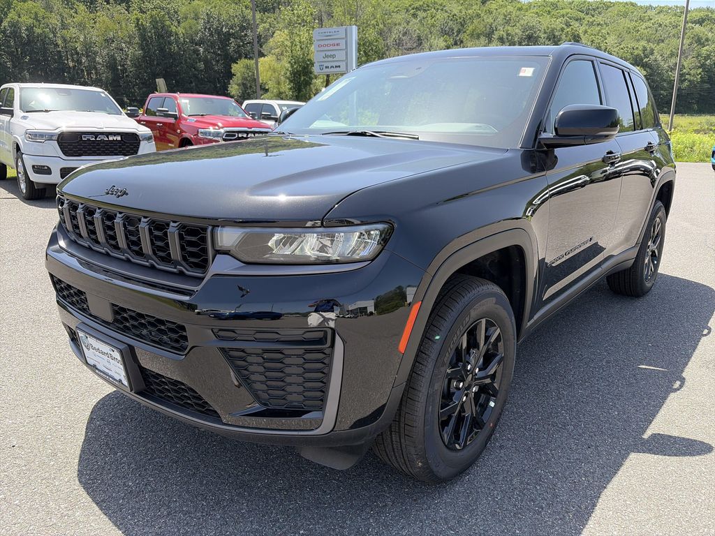 New 2026 Jeep Grand Cherokee Altitude