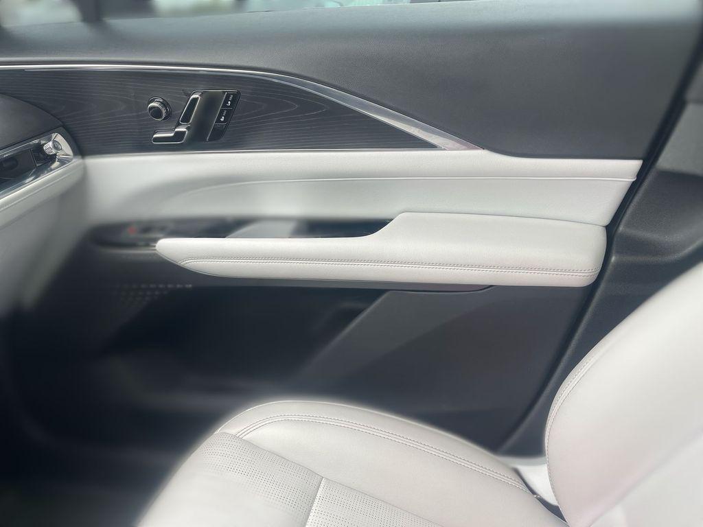 صورة مصغرة 32 لـ 2024 Cadillac LYRIQ LUXURY