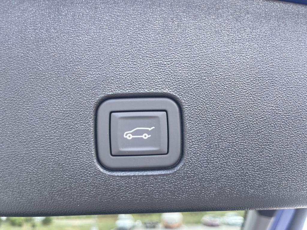 2027 Cadillac OPTIQ V-SERIES 照片 16
