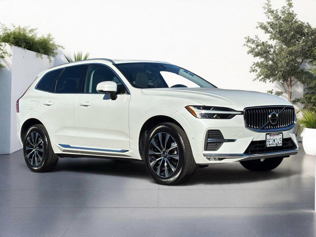 2023 Volvo XC60 B5 Plus Bright Theme