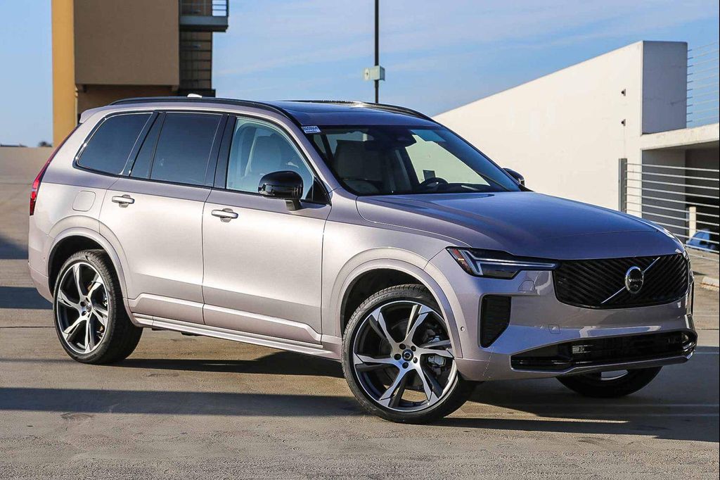 New 2026 Volvo XC90 B6 Ultra Dark Theme 6-Seater