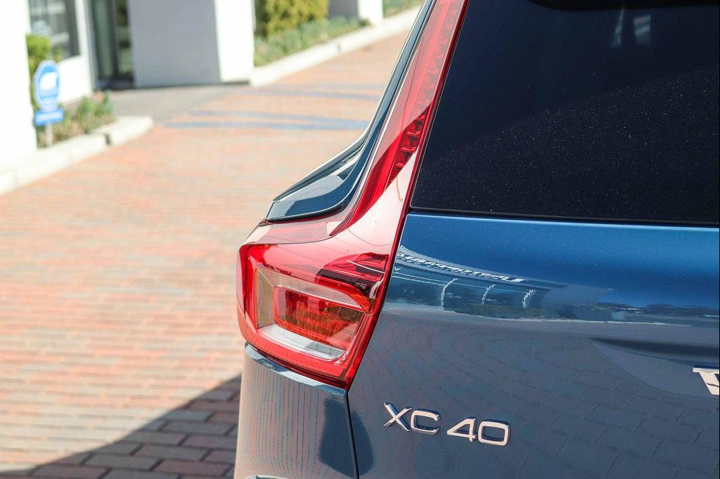 صورة 9 لـ 2023 Volvo XC40 RECHARGE PURE ELECTRIC TWIN PLUS