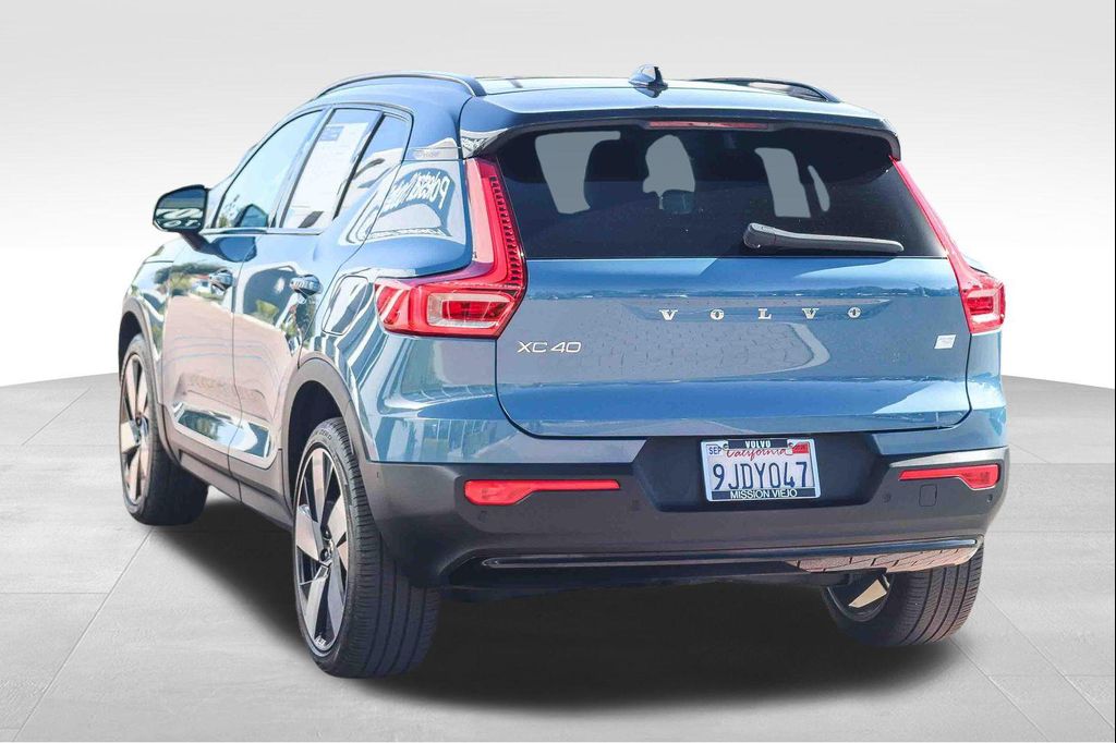 صورة 5 لـ 2023 Volvo XC40 RECHARGE PURE ELECTRIC TWIN PLUS