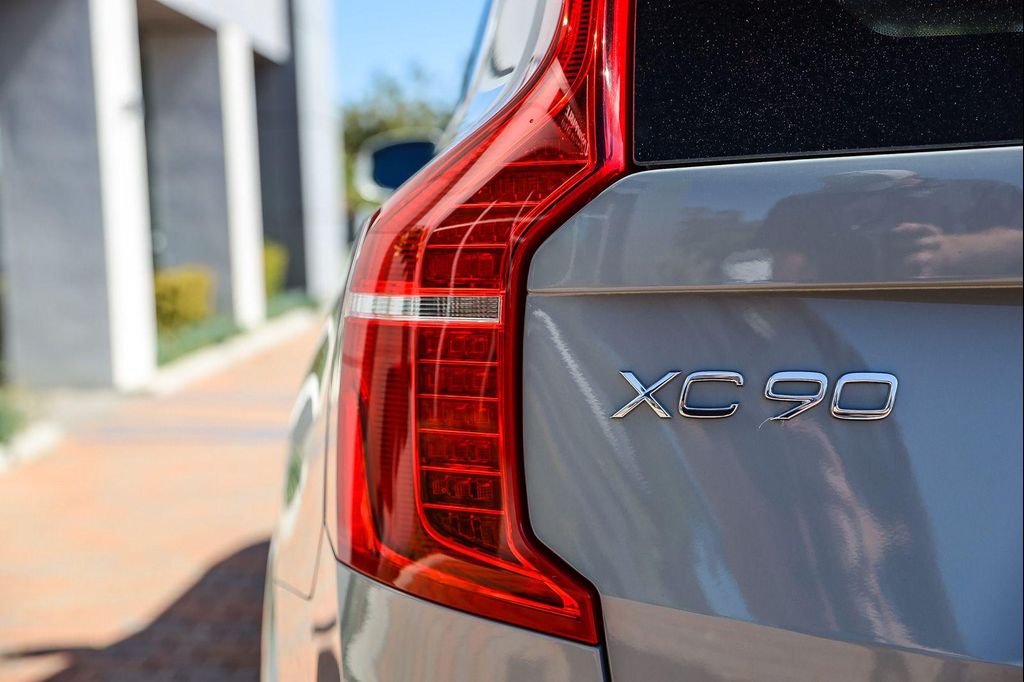 صورة 9 لـ 2025 Volvo XC90 B5 CORE