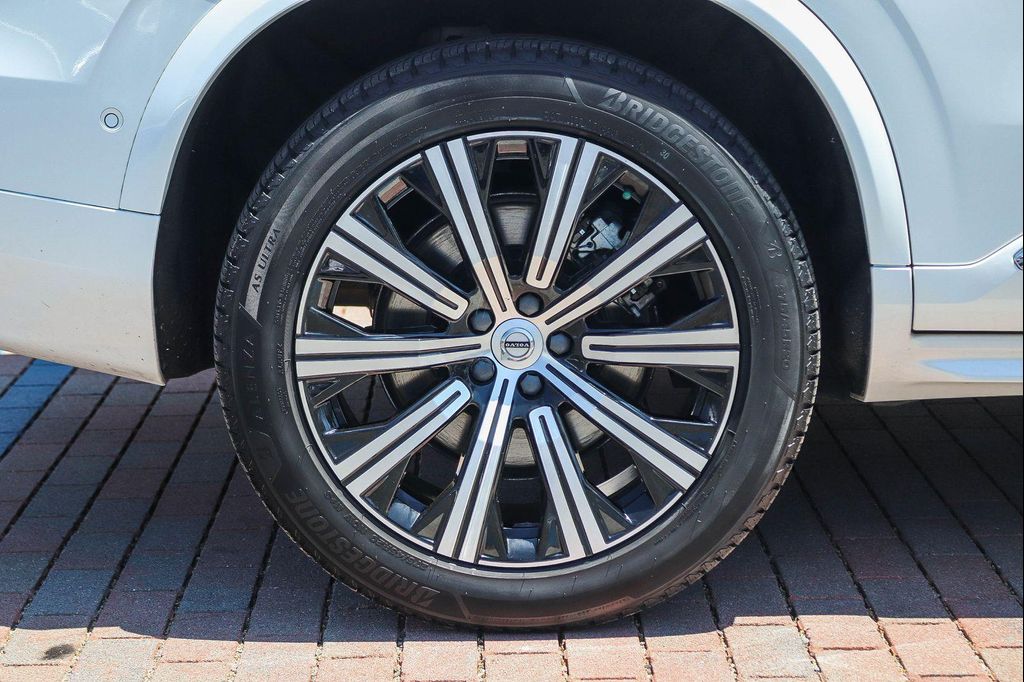 2023 Volvo XC90 B6 PLUS 7-SEATER — фото 10