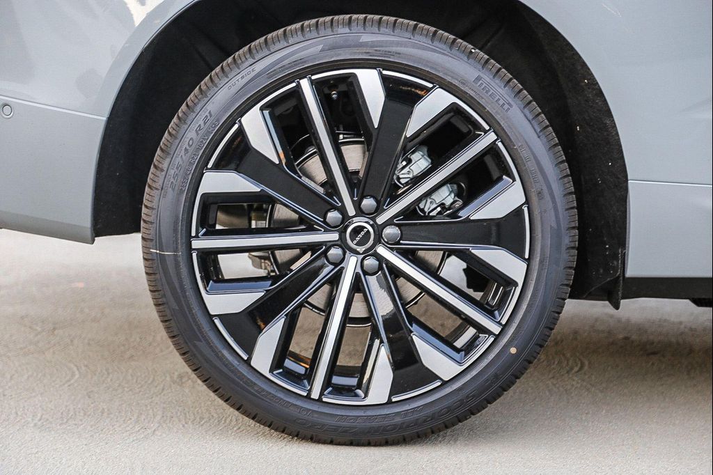 صورة مصغرة 11 لـ 2026 Volvo XC60 B5 ULTRA