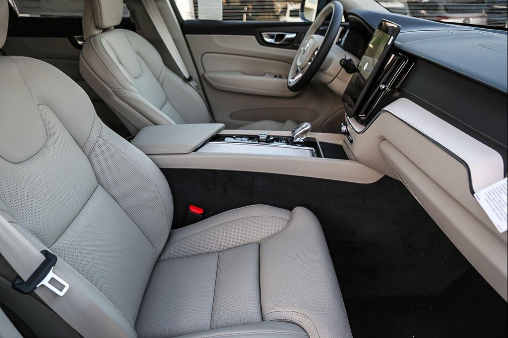 صورة مصغرة 16 لـ 2026 Volvo XC60 B5 ULTRA