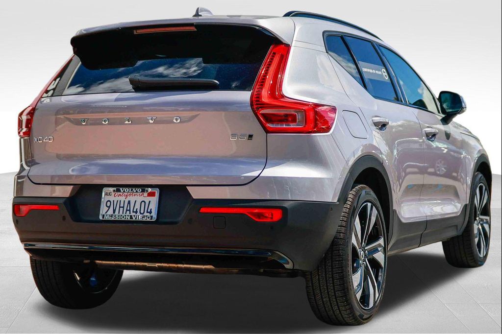 2026 Volvo XC40 ULTRA, B5 AWD GAS (MILD HYBRID), DARK 照片 8