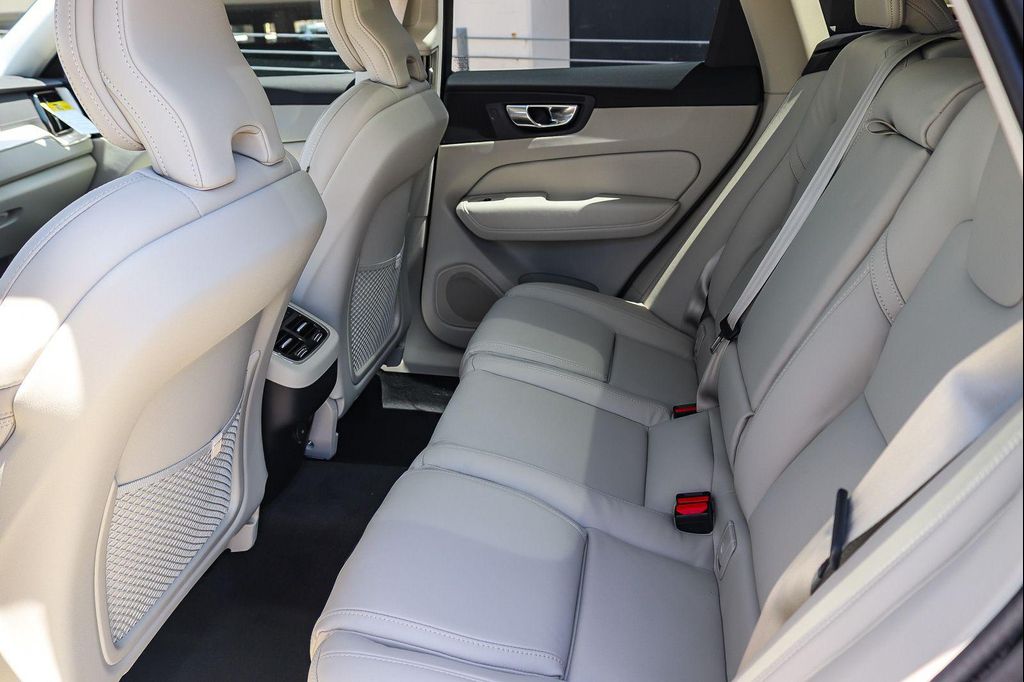 صورة مصغرة 17 لـ 2026 Volvo XC60 B5 ULTRA