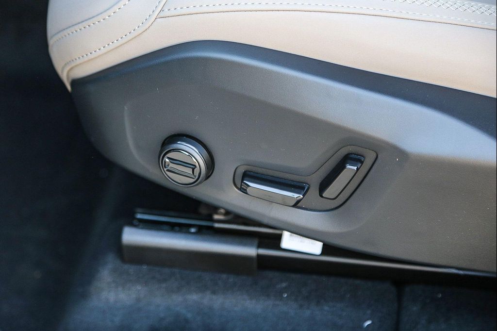2026 Volvo XC60 PLUG-IN HYBRID PLUS, T8 AWD ELECTRIC/GASOLINE 缩略图 21