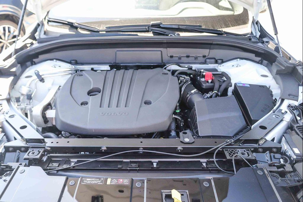 2026 Volvo XC60 B5 PLUS — миниатюра 28