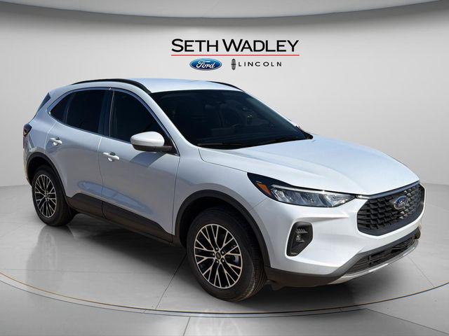 New 2026 Ford Escape PHEV SE