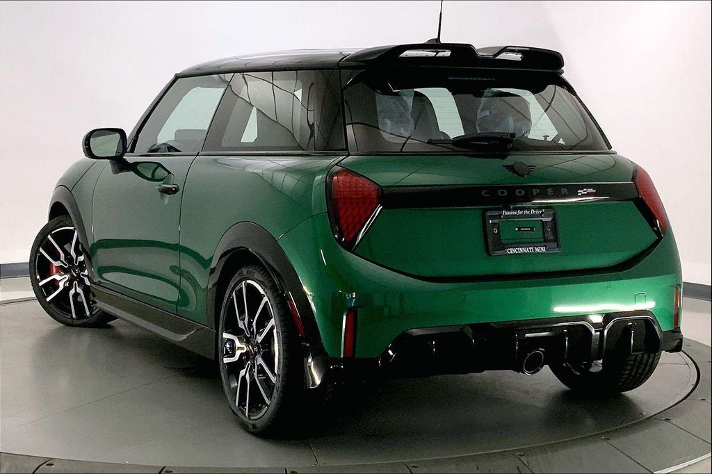 صورة 2 لـ 2026 MINI HARDTOP JOHN COOPER WORKS