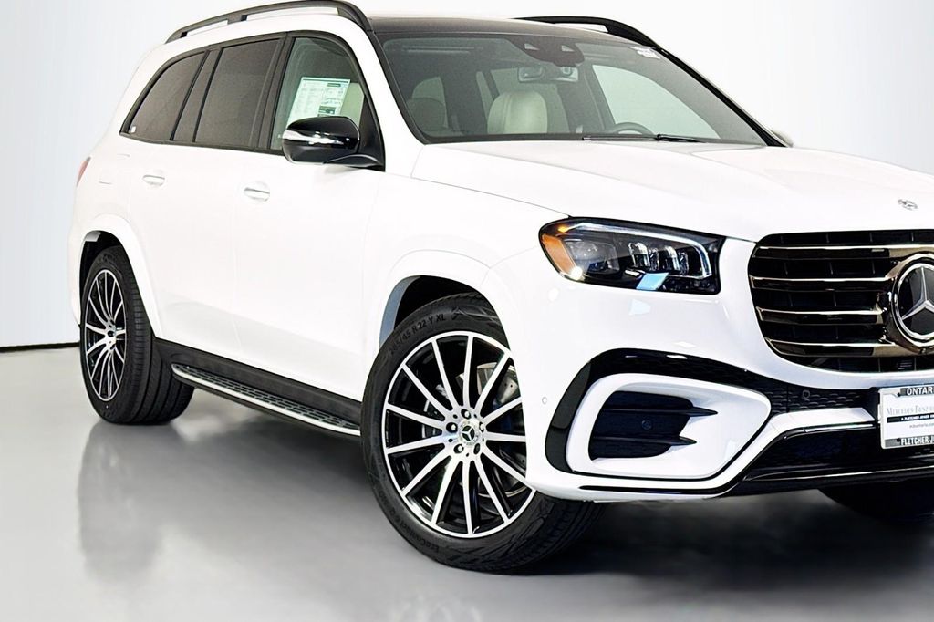 2026 Mercedes-BENZ GLS thumbnail 14