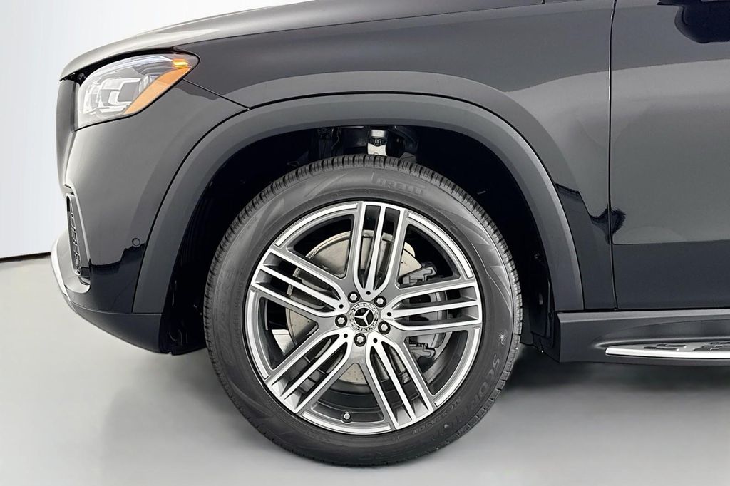 MERCEDES-BENZ GLS - 10