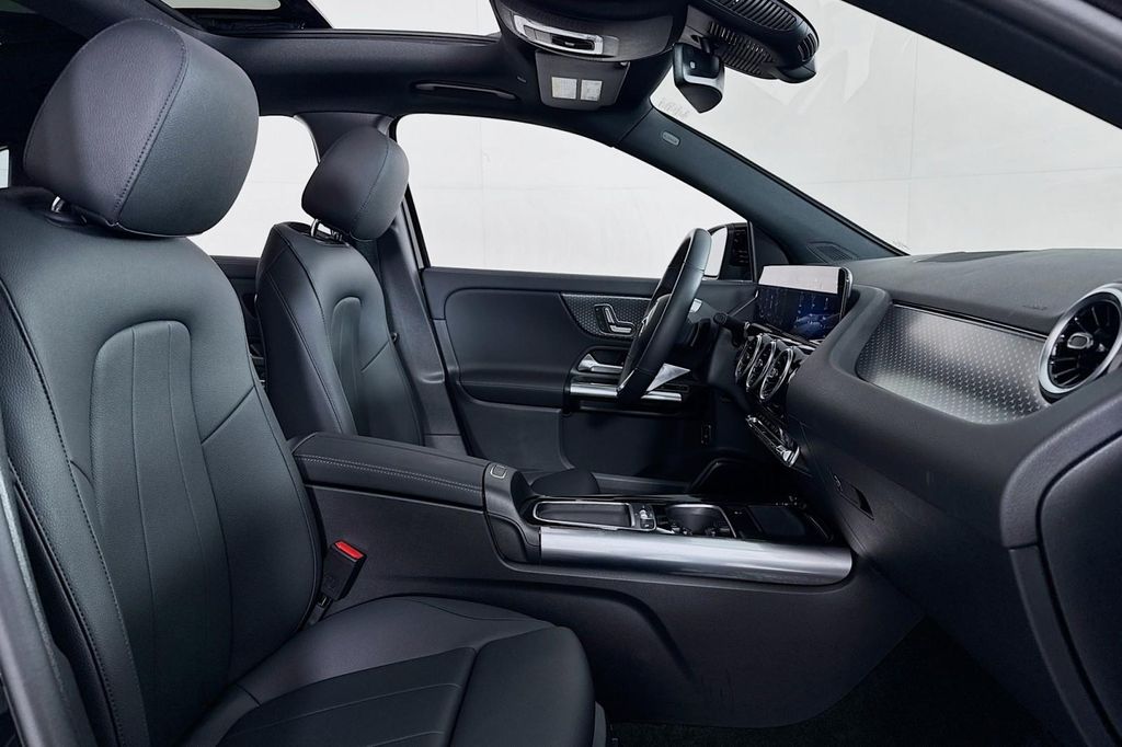 MERCEDES-BENZ GLA-CLASS - 7